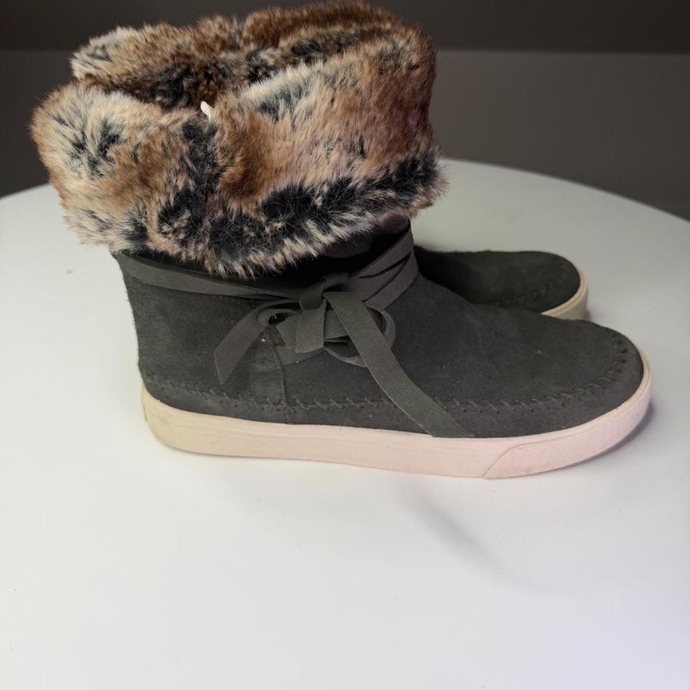 TOMS Suede Sage Green Faux Fur Winter Boots  Cozy Faux animal Trim Leather Boots